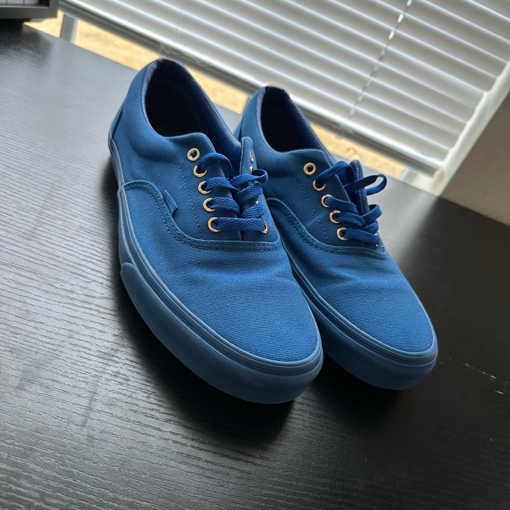 Vans - Picture 3 of 3
